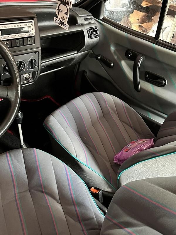 Gebraucht VW Polo 75 PS (55 kW) 1991 Rot Coupé