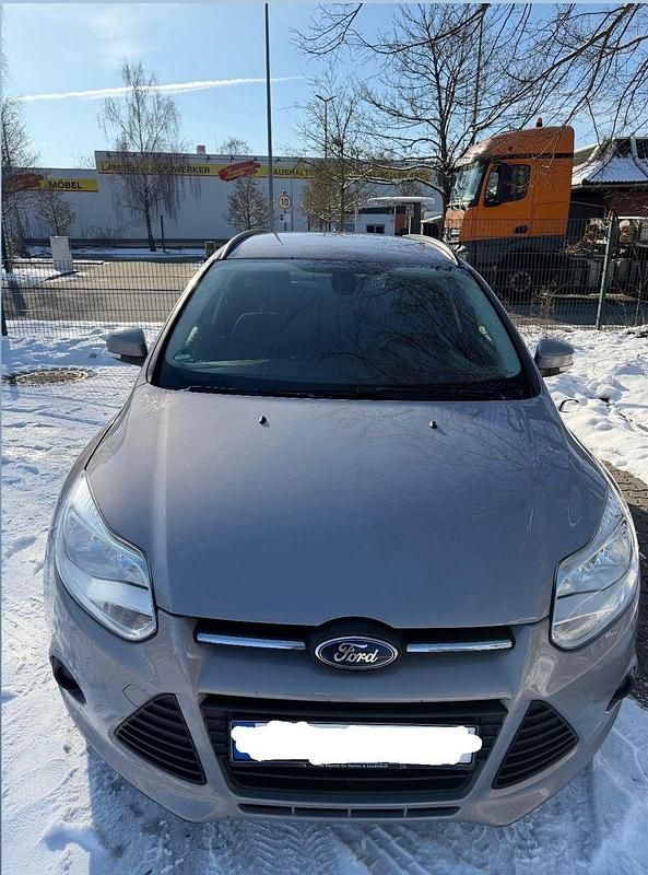 Gebraucht Ford Focus Trend 116 PS (85 kW) 2013 Grau Kombi