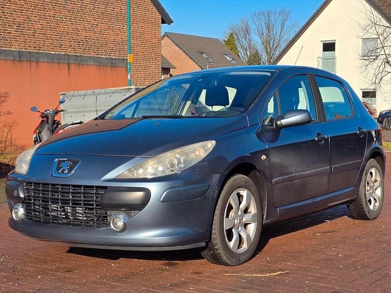 Grau Gebraucht 2006 Peugeot 307 Limousine | 1.850 € (Fairer Preis) - Bild 1/4