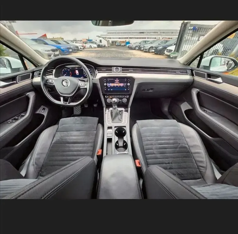 Gebraucht VW Passat R-line 150 PS (110 kW) 2019 Weiß Limousine