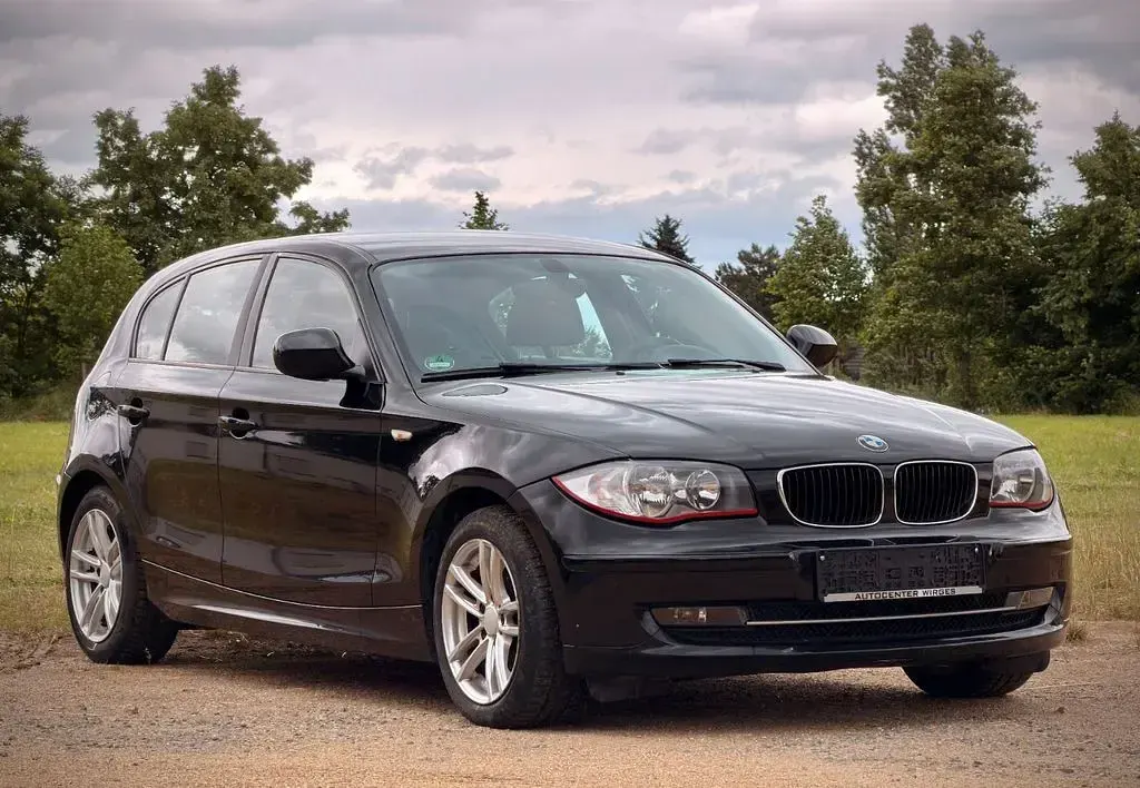 Gebraucht BMW 116 Advantage 122 PS (89 kW) 2010 Schwarz Kleinwagen