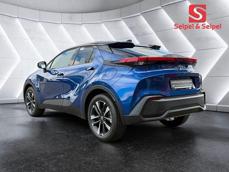 Neu Toyota C-HR 140 PS (102 kW) 2026 Blau SUV