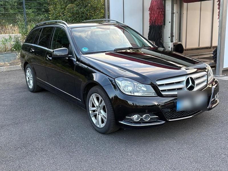 Schwarz Gebraucht 2013 Mercedes C200 Kombi | 6.500 € (Fairer Preis) - Bild 1/3