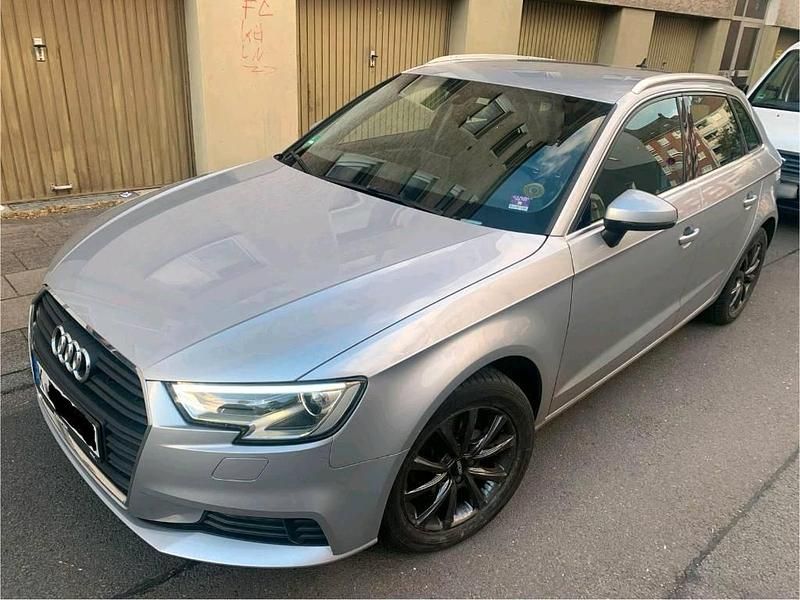 Gebraucht Audi A3 116 PS (85 kW) 2018 Grau Limousine