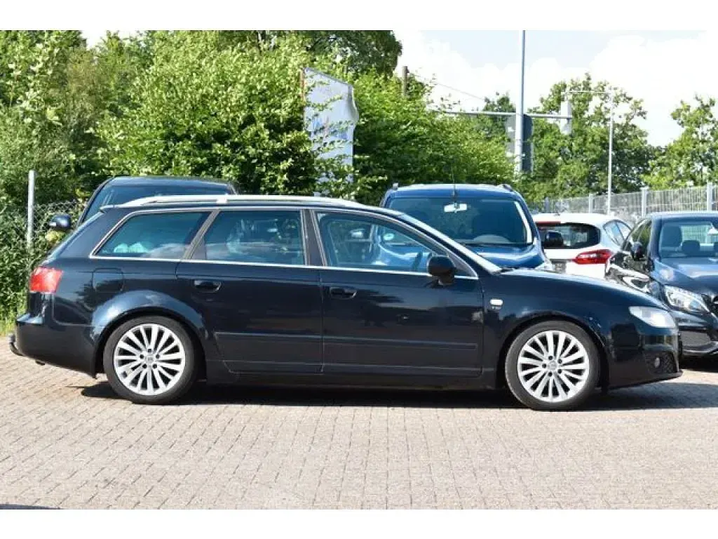 Gebraucht Seat Exeo Style 120 PS (88 kW) 2013 Phantomschwarz/universo black (metallic) Kombi