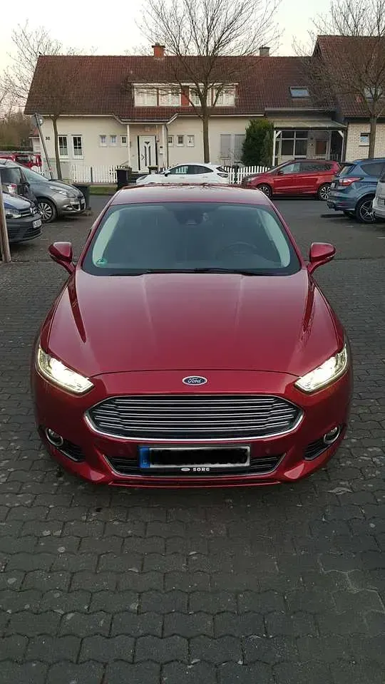 Gebraucht Ford Mondeo Titanium 241 PS (177 kW) 2015 Rot Kleinwagen