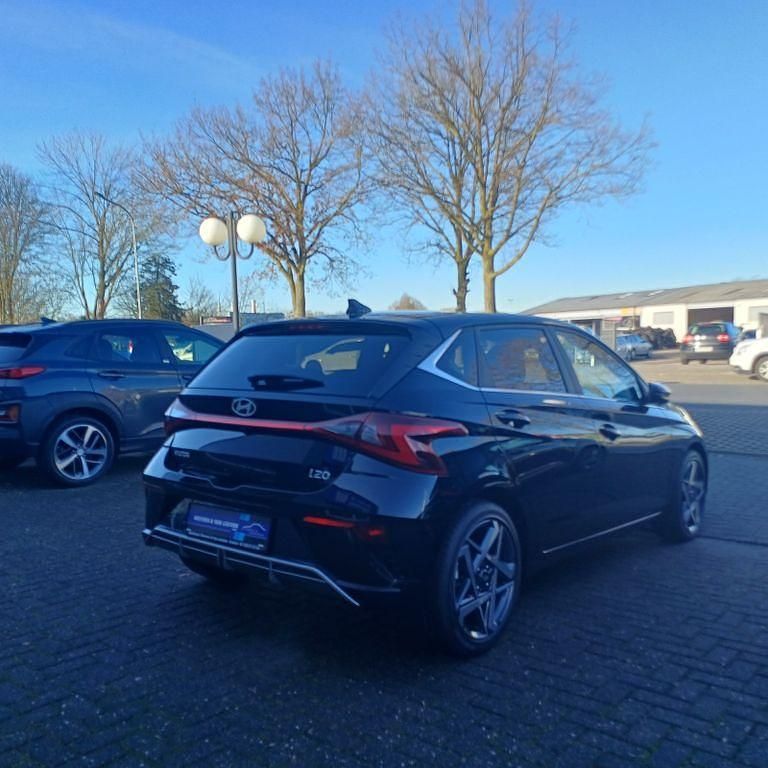 Gebraucht Hyundai i20 Trend 101 PS (74 kW) 2024 Schwarz Kleinwagen