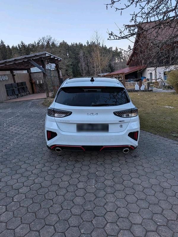 Gebraucht Kia Ceed GT GT 204 PS (150 kW) 2024 Weiß Limousine