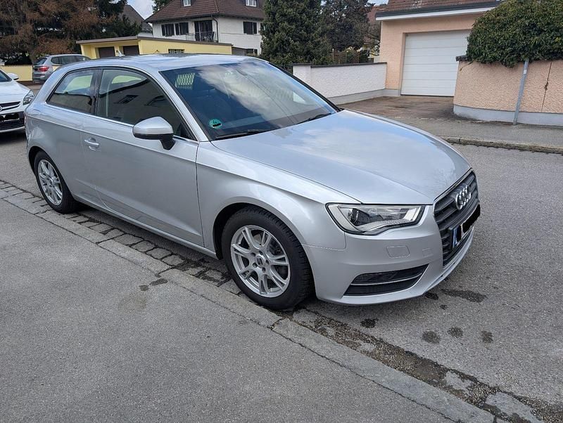 Second-hand Audi A3 Ambition 122 CP (89 kW) 2012 Argintiu Hatchback