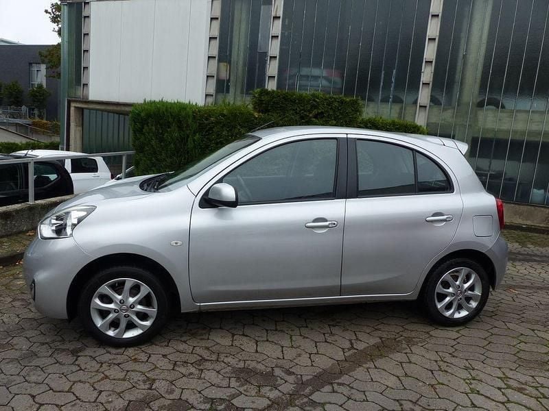 Silber Gebraucht 2015 Nissan Micra Acenta Kleinwagen | 8.950 € (Fairer Preis) - Bild 1/4