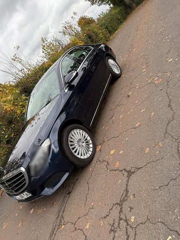 Blau Gebraucht 2014 Mercedes C250 Limousine | 13.500 € (Guter Preis) - Bild 1/4