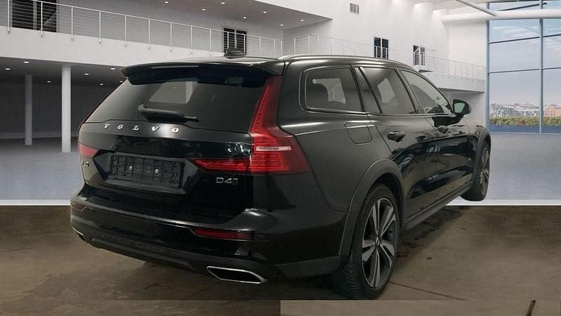 Gebraucht Volvo V60 CC Pro 190 PS (139 kW) 2020 Schwarz Kombi