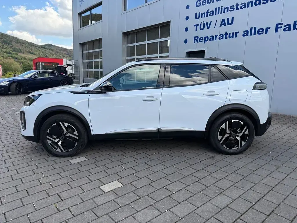 Gebraucht Peugeot e-2008 Allure 114 kW (156 PS) 2025 Weiß SUV