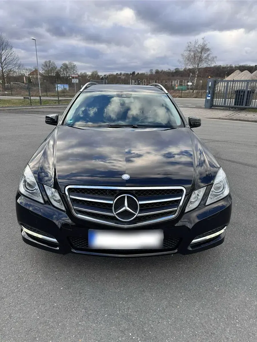 Second-hand Mercedes E200 Avantgarde 184 CP (135 kW) 2011 Negru Break