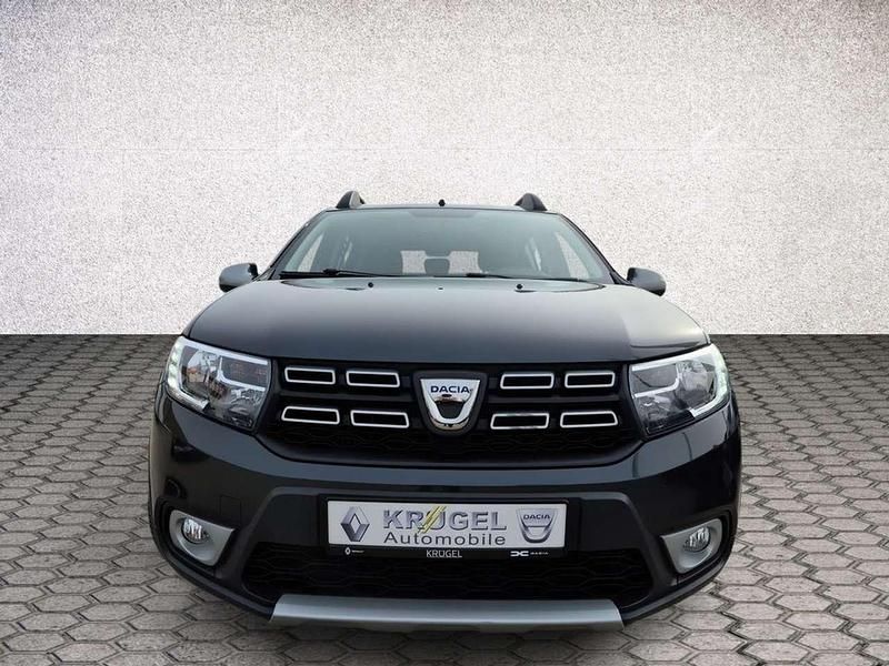 Gebraucht Dacia Sandero Celebration 90 PS (66 kW) 2018 Kometengrau metallic Kleinwagen