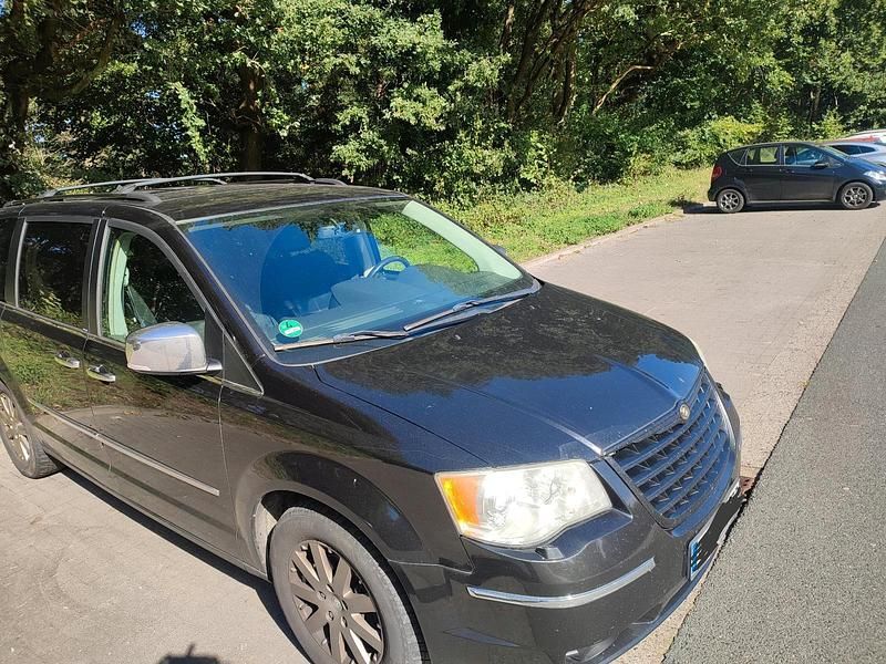 Gebraucht Chrysler Voyager 163 PS (119 kW) 2010 Schwarz Van / Kleinbus