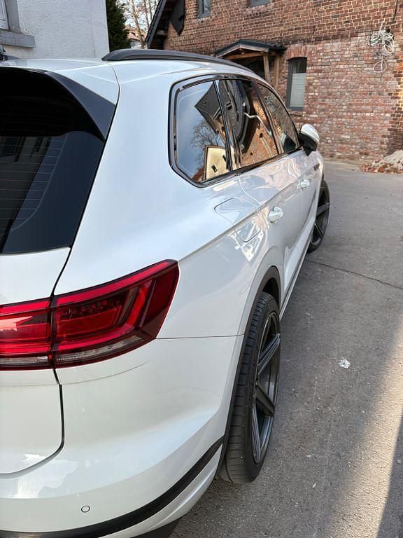 Gebraucht VW Touareg 286 PS (210 kW) 2018 Weiß SUV