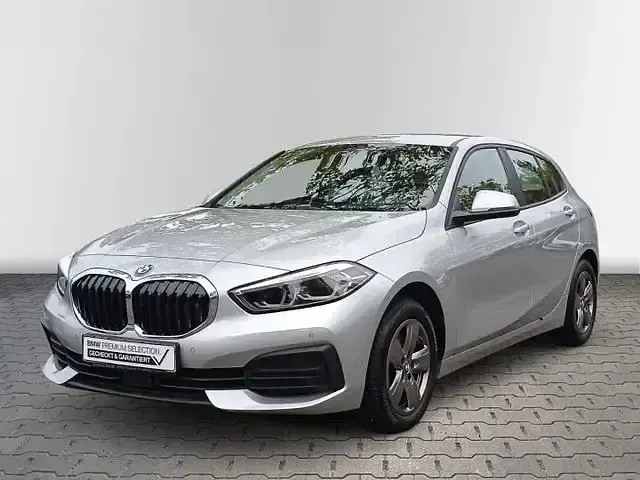 Gebraucht BMW 118 Advantage 150 PS (110 kW) 2021 Silber Kleinwagen