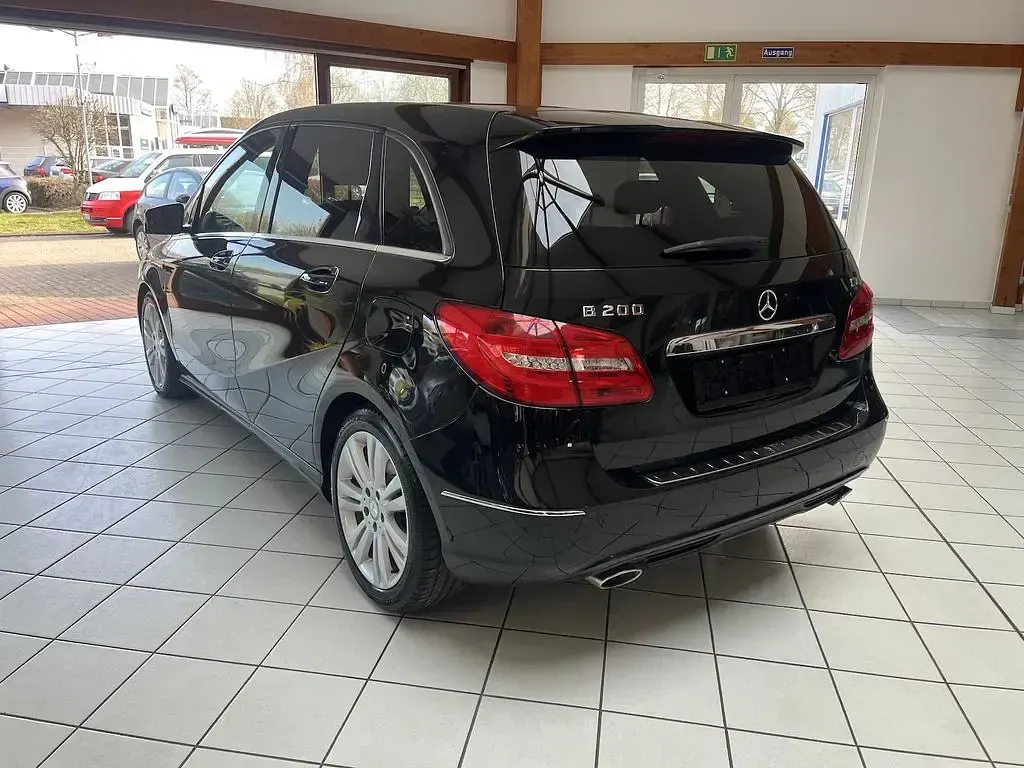 Gebraucht Mercedes B200 Sport 136 PS (100 kW) 2013 Schwarz Kleinwagen