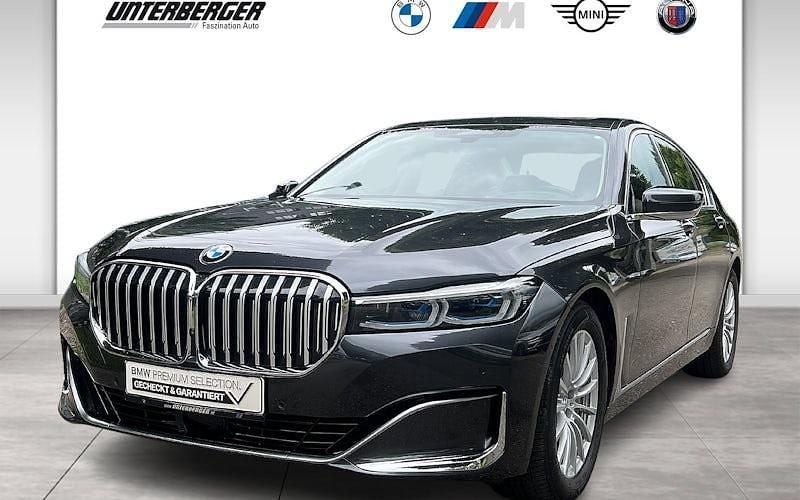 Grau Gebraucht 2021 BMW 740 Efficient Dynamics Limousine | 57.990 € (Fairer Preis) - Bild 1/4