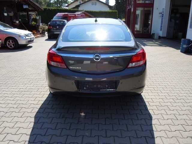 Gebraucht Opel Insignia Edition 140 PS (102 kW) 2010 Grau metallic Limousine