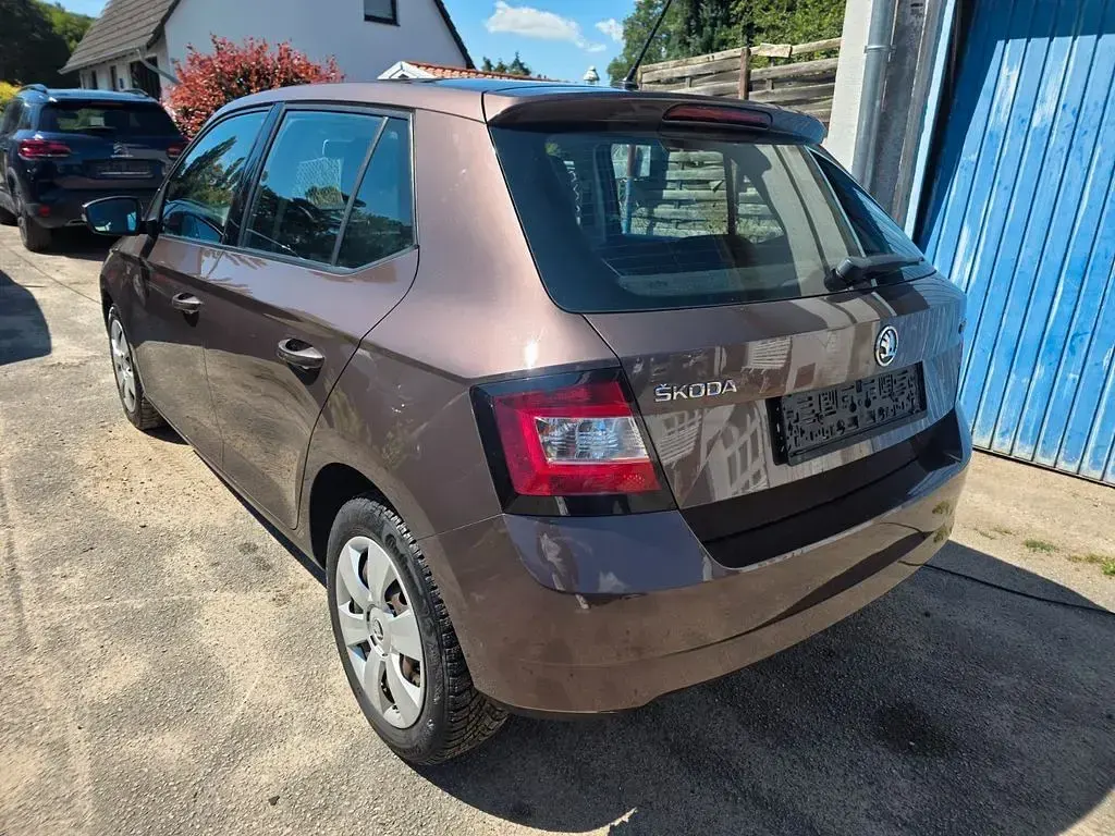 Gebraucht Skoda Fabia Cool Edition 60 PS (44 kW) 2016 Braun Limousine