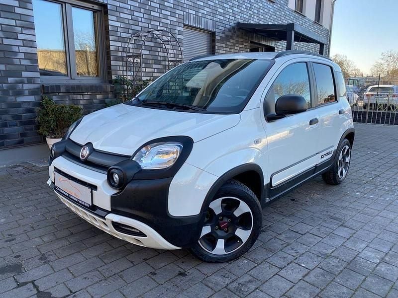 Weiß Gebraucht 2019 Fiat Panda Cross Cross Kleinwagen | 9.999 € (Superpreis) - Bild 1/4