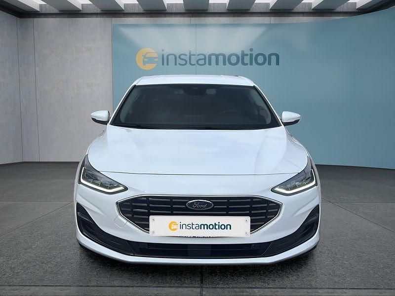 Gebraucht Ford Focus Titanium 125 PS (91 kW) 2023 Weiß Limousine