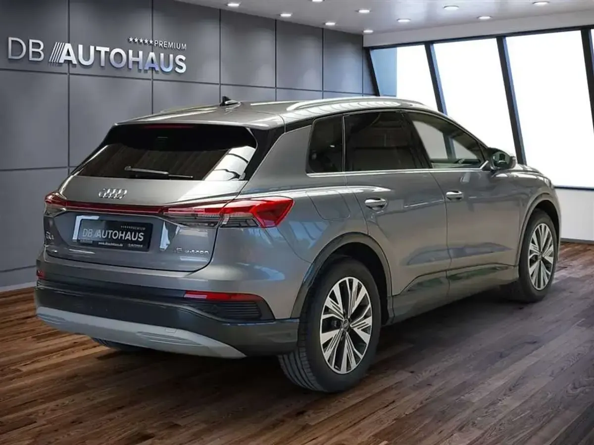 Gebraucht Audi Q4 e-tron Ambiente 210 kW (286 PS) 2024 Grau SUV
