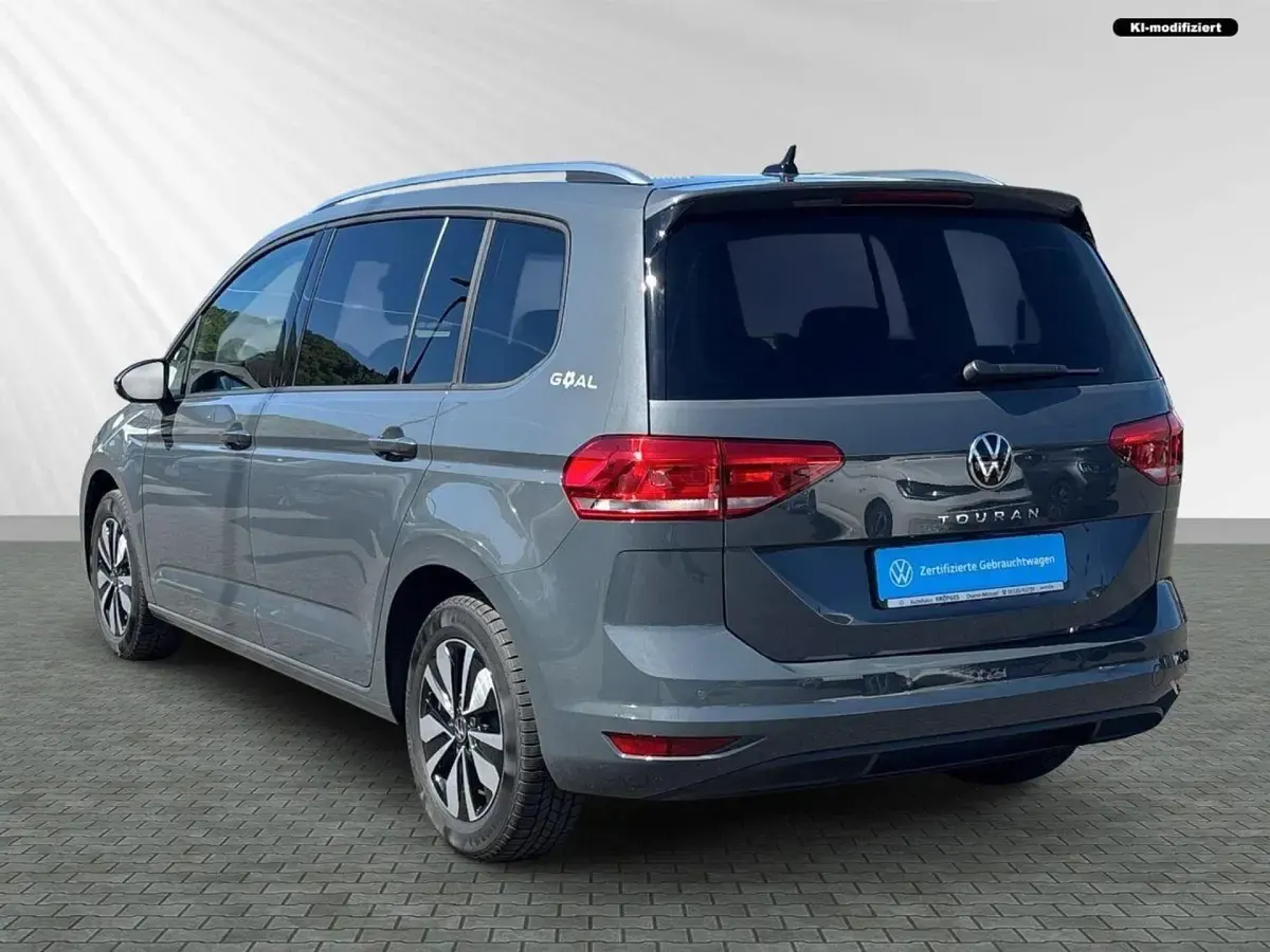 Gebraucht VW Touran Comfortline 150 PS (110 kW) 2025 Grau Van / Kleinbus