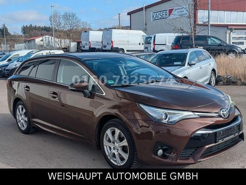 Gebraucht Toyota Avensis Business Edition 143 PS (105 kW) 2015 Gold Kombi