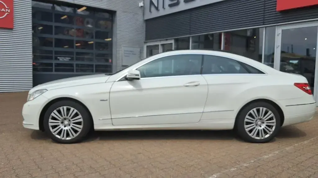 Gebraucht Mercedes E350 231 PS (169 kW) 2010 Weiß Coupé