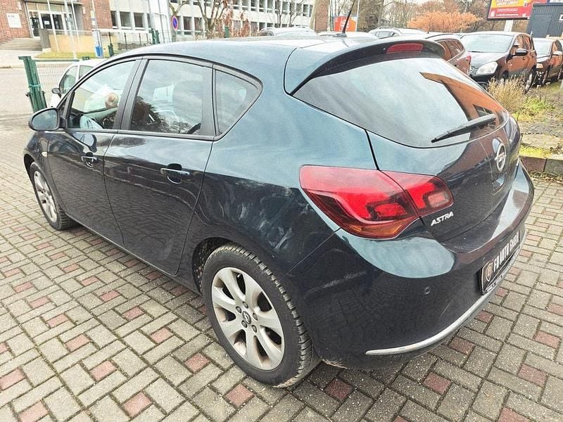 Gebraucht Opel Astra Style 136 PS (100 kW) 2014 Grün Limousine