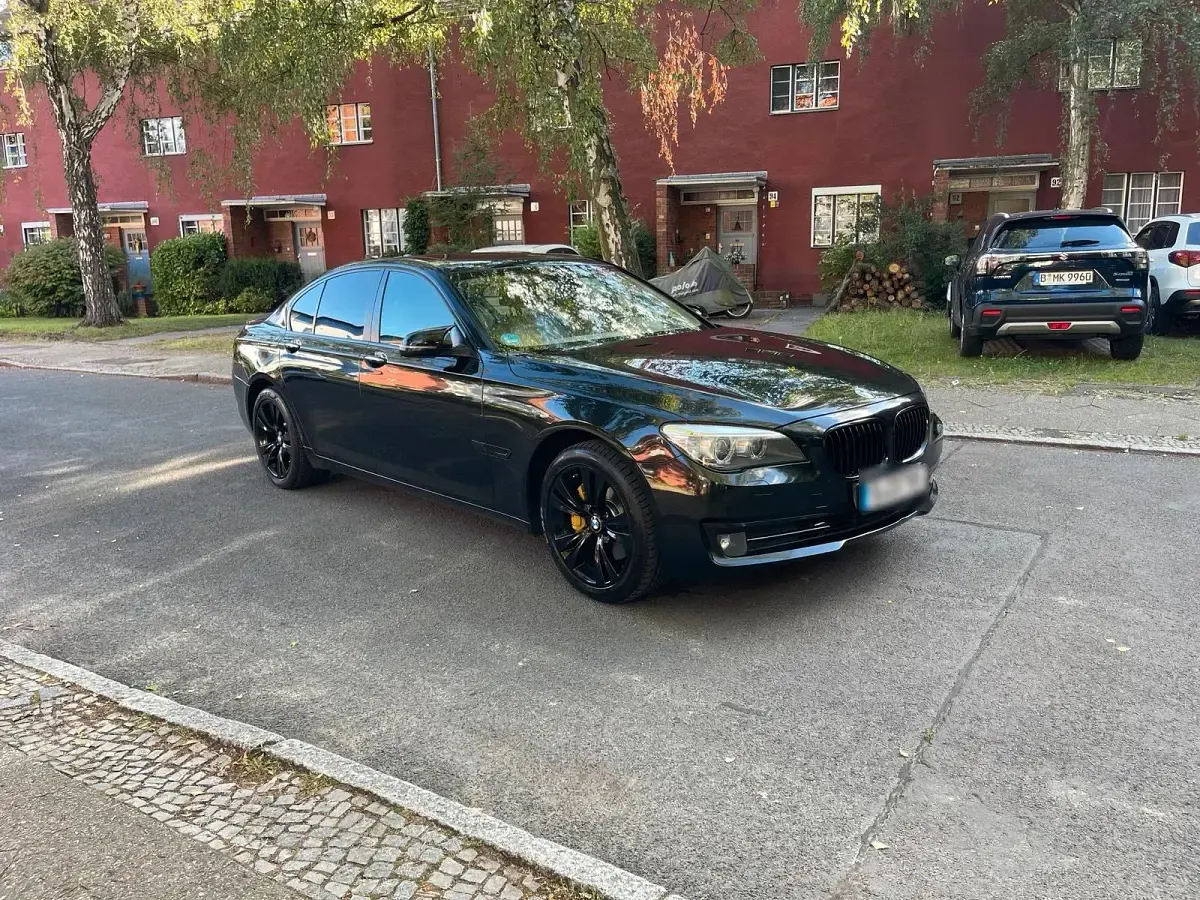 Gebraucht BMW 730 258 PS (189 kW) 2012 Schwarz Limousine