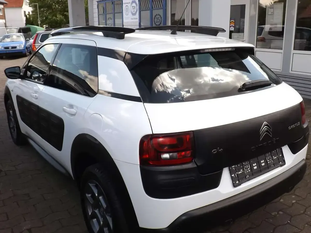 Gebraucht Citroën C4 Feel 82 PS (60 kW) 2015 Lack weiss banquise/ SUV