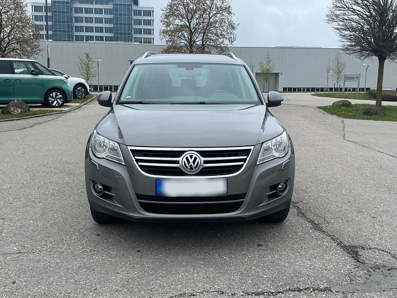 Używany VW Tiguan 140 KM (102 kW) 2010 Szary SUV