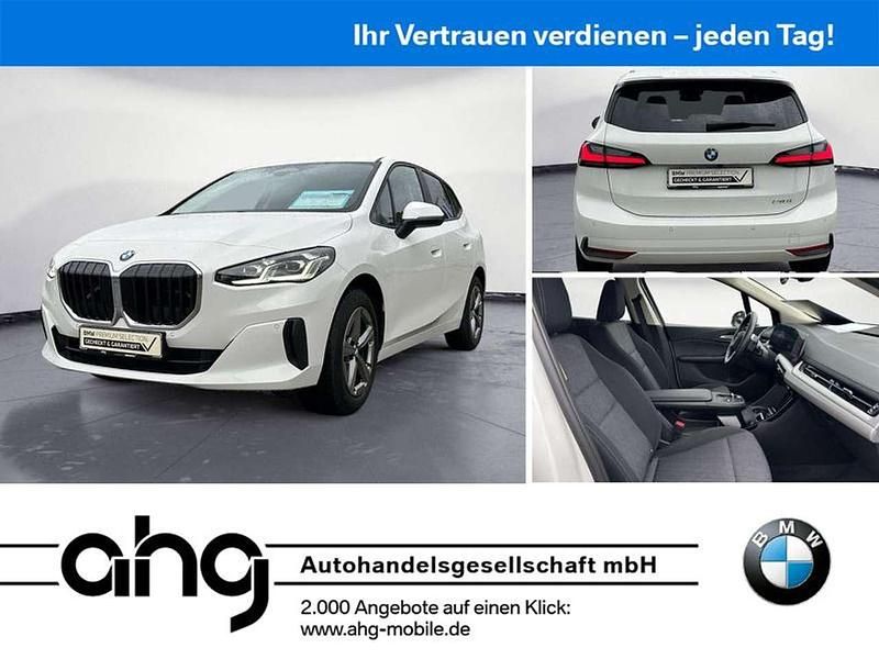 Alpinweiss 3 Gebraucht 2024 BMW 218 Van / Kleinbus | 28.990 € (Fairer Preis) - Bild 1/4