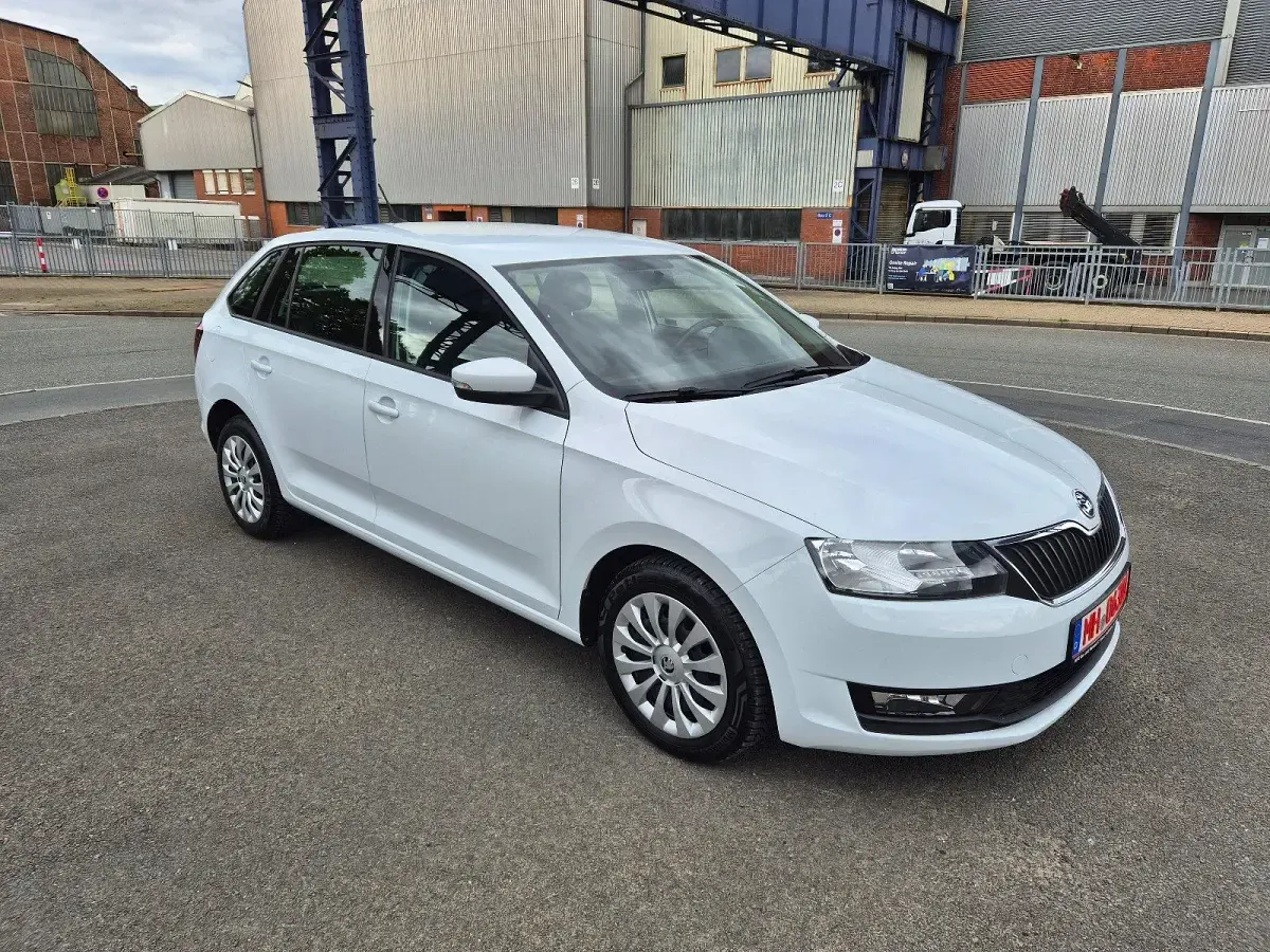 Gebraucht Skoda Rapid 95 PS (69 kW) 2018 Weiß Kleinwagen