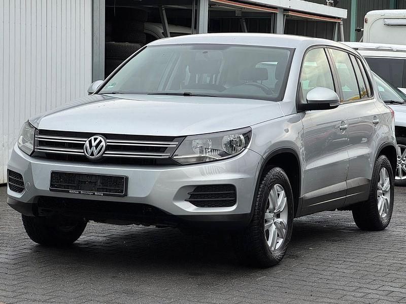 Silber Gebraucht 2011 VW Tiguan Track & Field SUV | 6.999 € (Fairer Preis) - Bild 1/4
