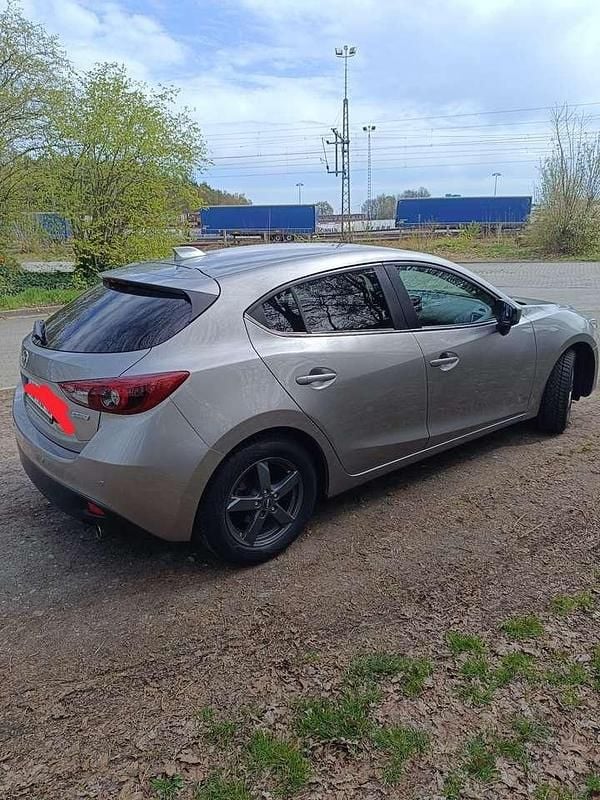 Gebraucht Mazda 3 Center-Line 120 PS (88 kW) 2015 Silber Limousine