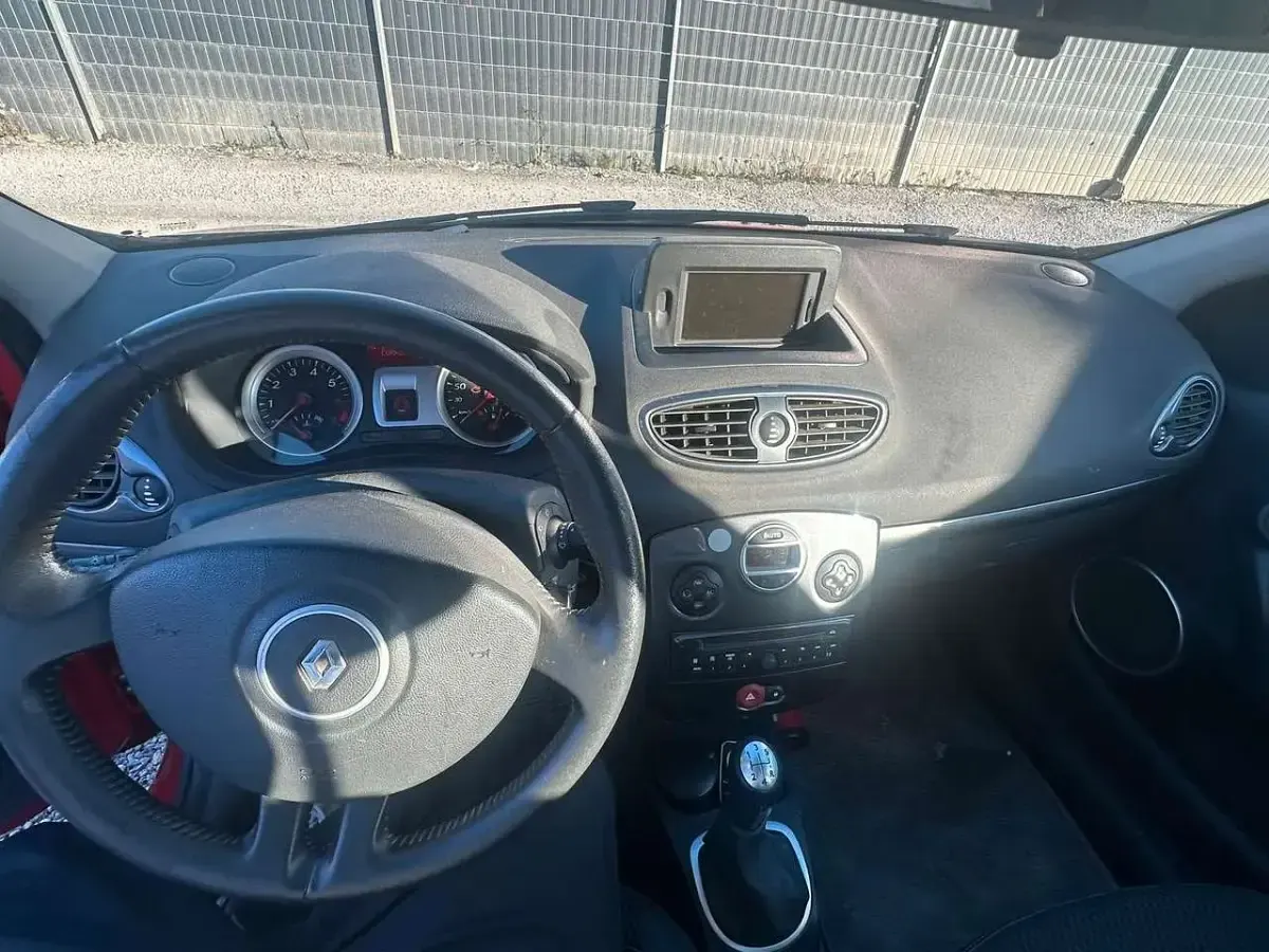 Brugt Renault Clio II 101 HK (74 kW) 2009 Rød Hatchback
