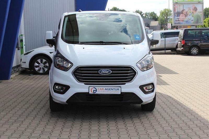 Gebraucht Ford Tourneo 150 PS (110 kW) 2023 Weiß Van / Kleinbus