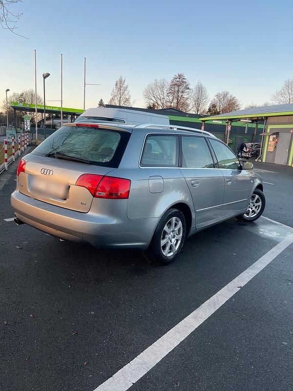Grau Gebraucht 2005 Audi A4 Comfort Kombi | 3.500 € (Fairer Preis) - Bild 1/4