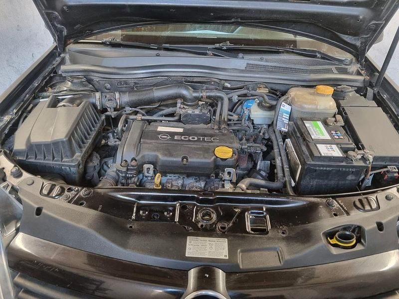 Gebraucht Opel Astra 90 PS (66 kW) 2004 Schwarz Limousine