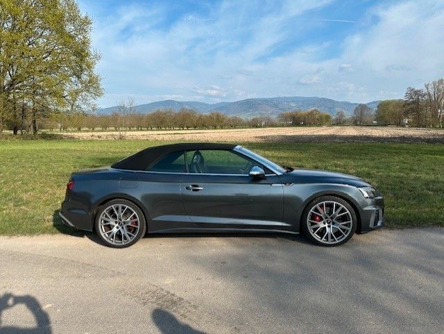 Grau Gebraucht 2021 Audi S5 Cabriolet Ambiente Cabrio | 62.490 € - Bild 1/4