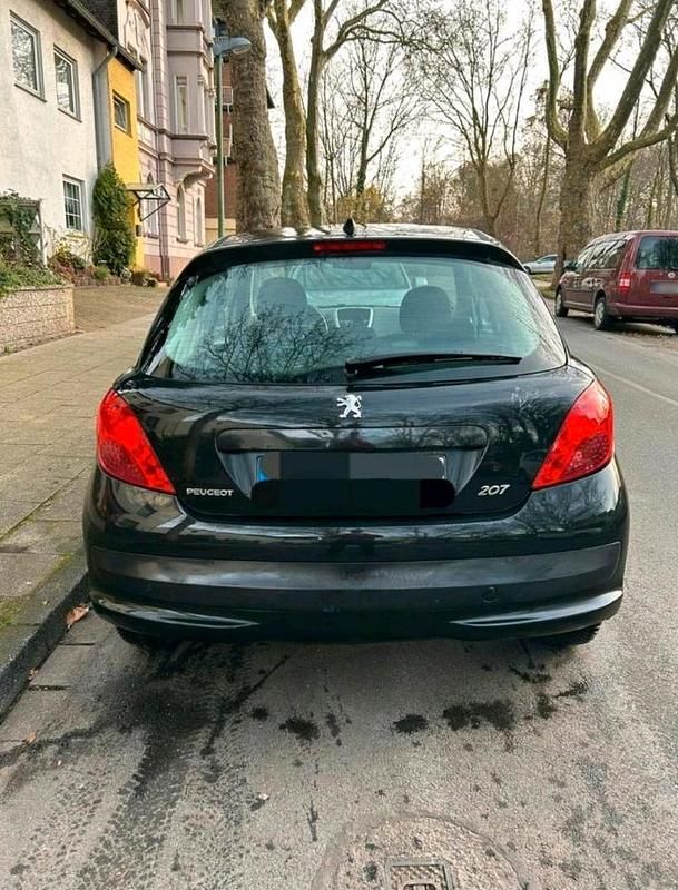 Gebraucht Peugeot 207 55 PS (40 kW) 2009 Schwarz Limousine