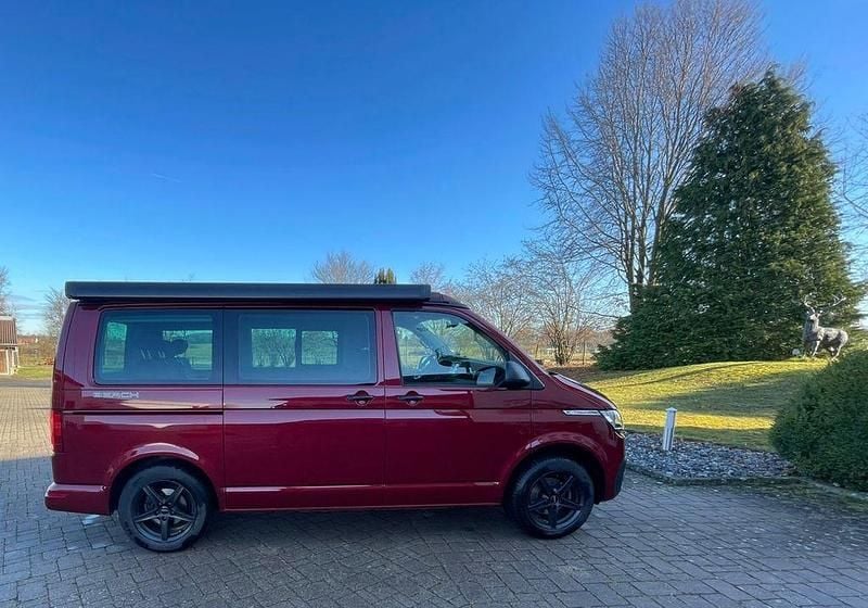 Rot Gebraucht 2022 VW California Beach Van | 68.450 € (Etwas zu teuer) - Bild 1/4