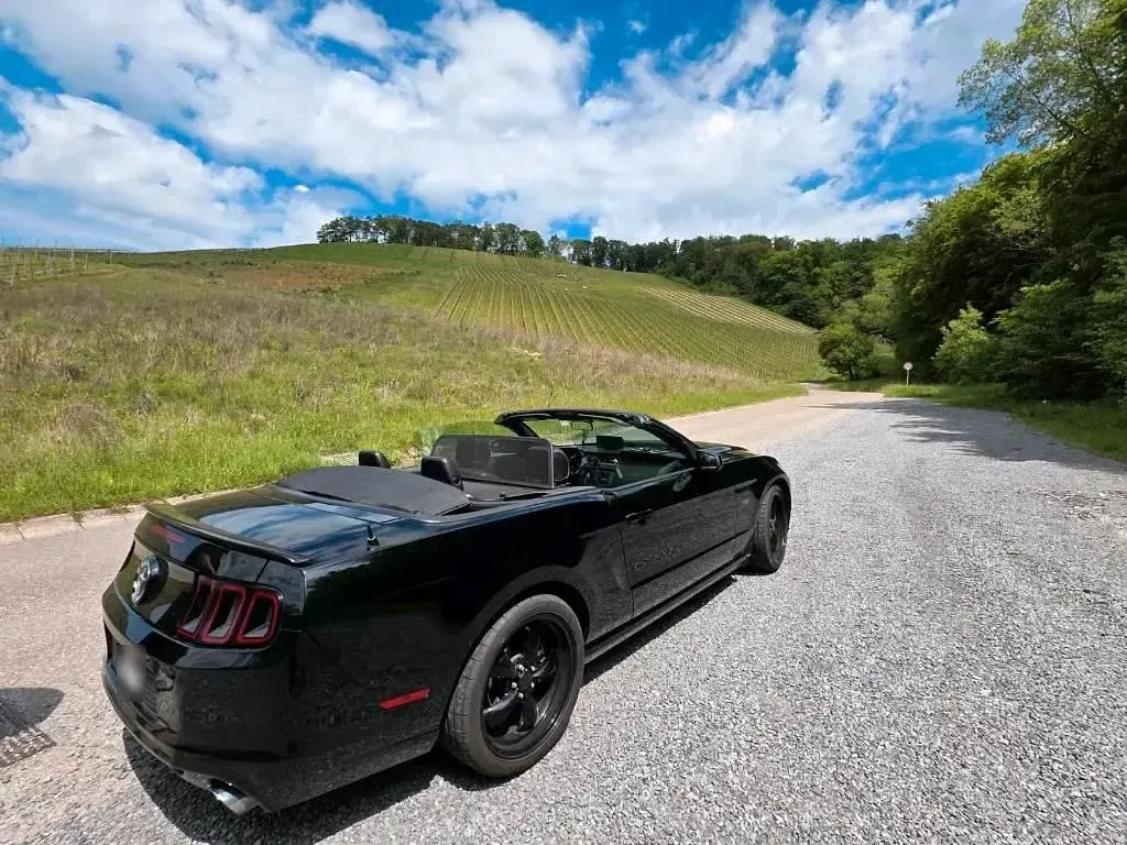 Gebraucht Ford Mustang 305 PS (224 kW) 2012 Schwarz Cabrio