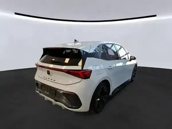 Gebraucht Cupra Born 150 kW (204 PS) 2024 Glacial white metallic Kleinwagen