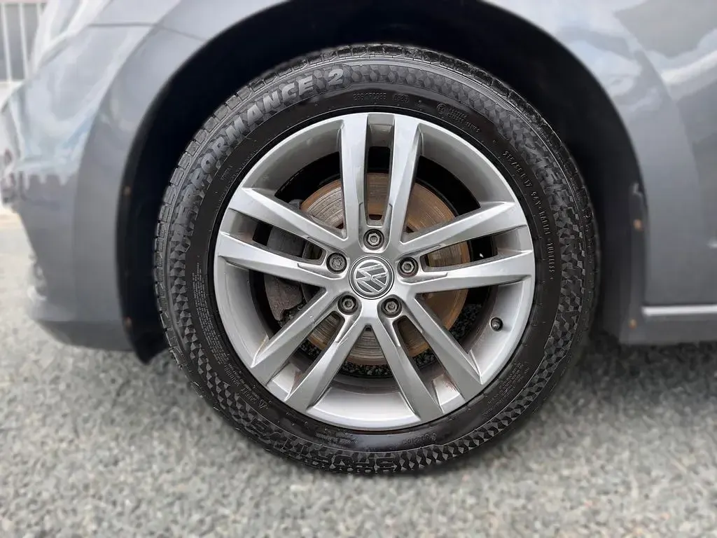 Gebraucht VW Touran Sound 150 PS (110 kW) 2018 Grau Van / Kleinbus